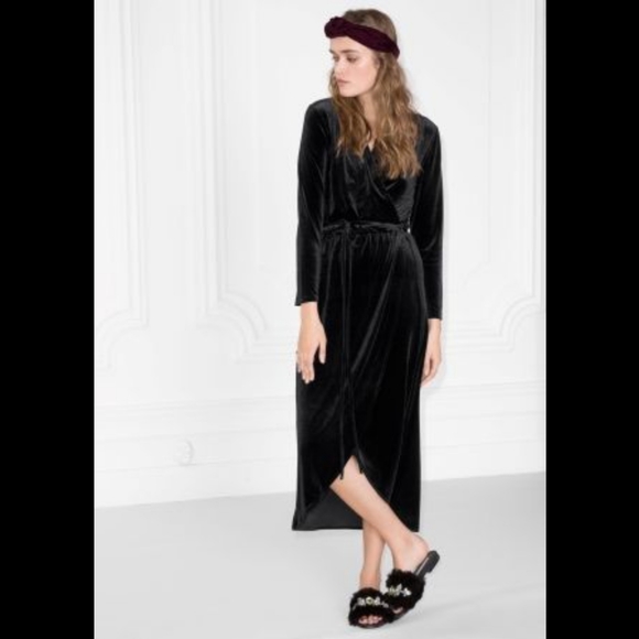 & Other Stories Black Velvet Wrap Dress sz 4 - Picture 2 of 8